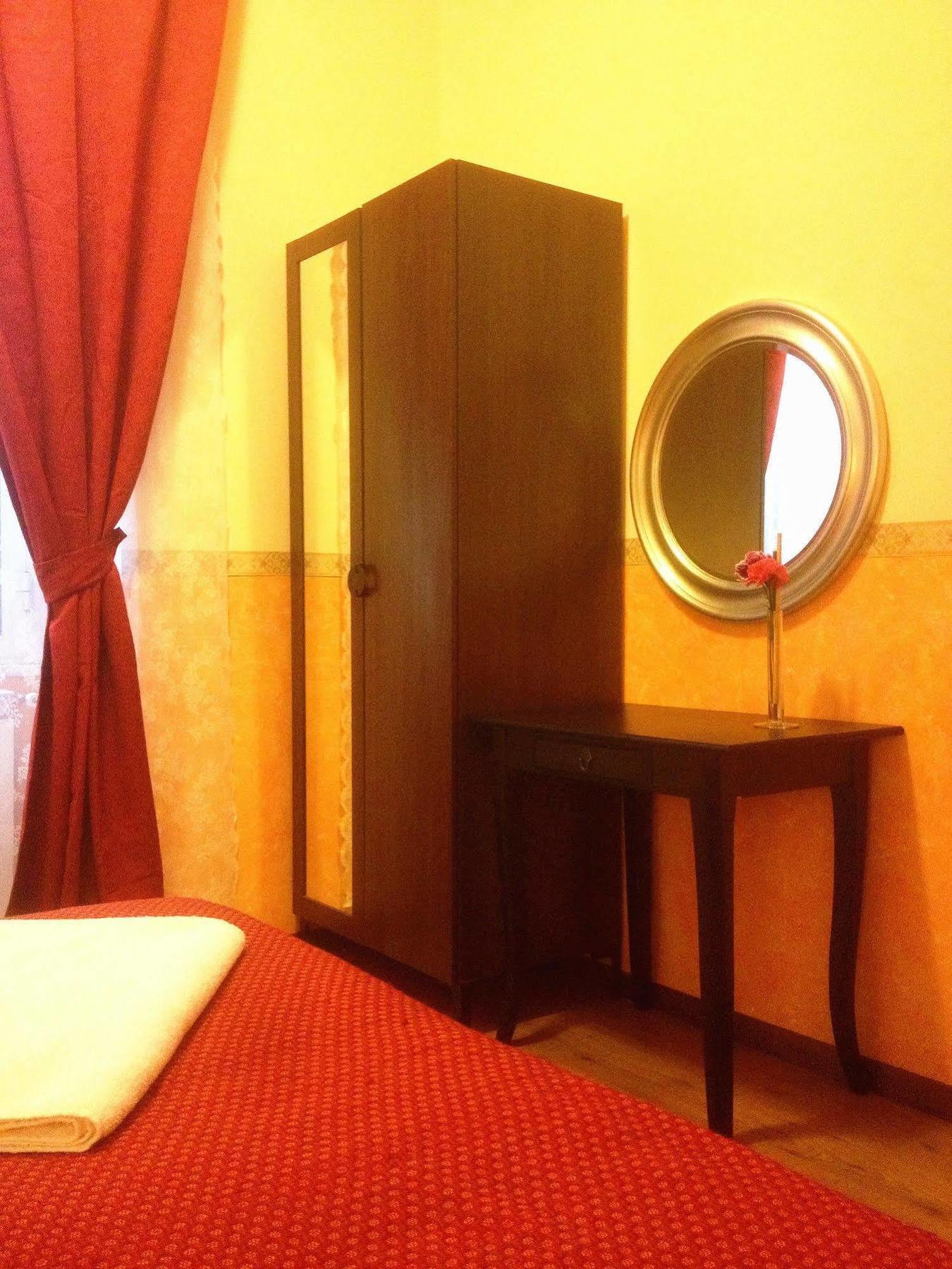 Claudia House Roma Termini Bed & Breakfast Bagian luar foto