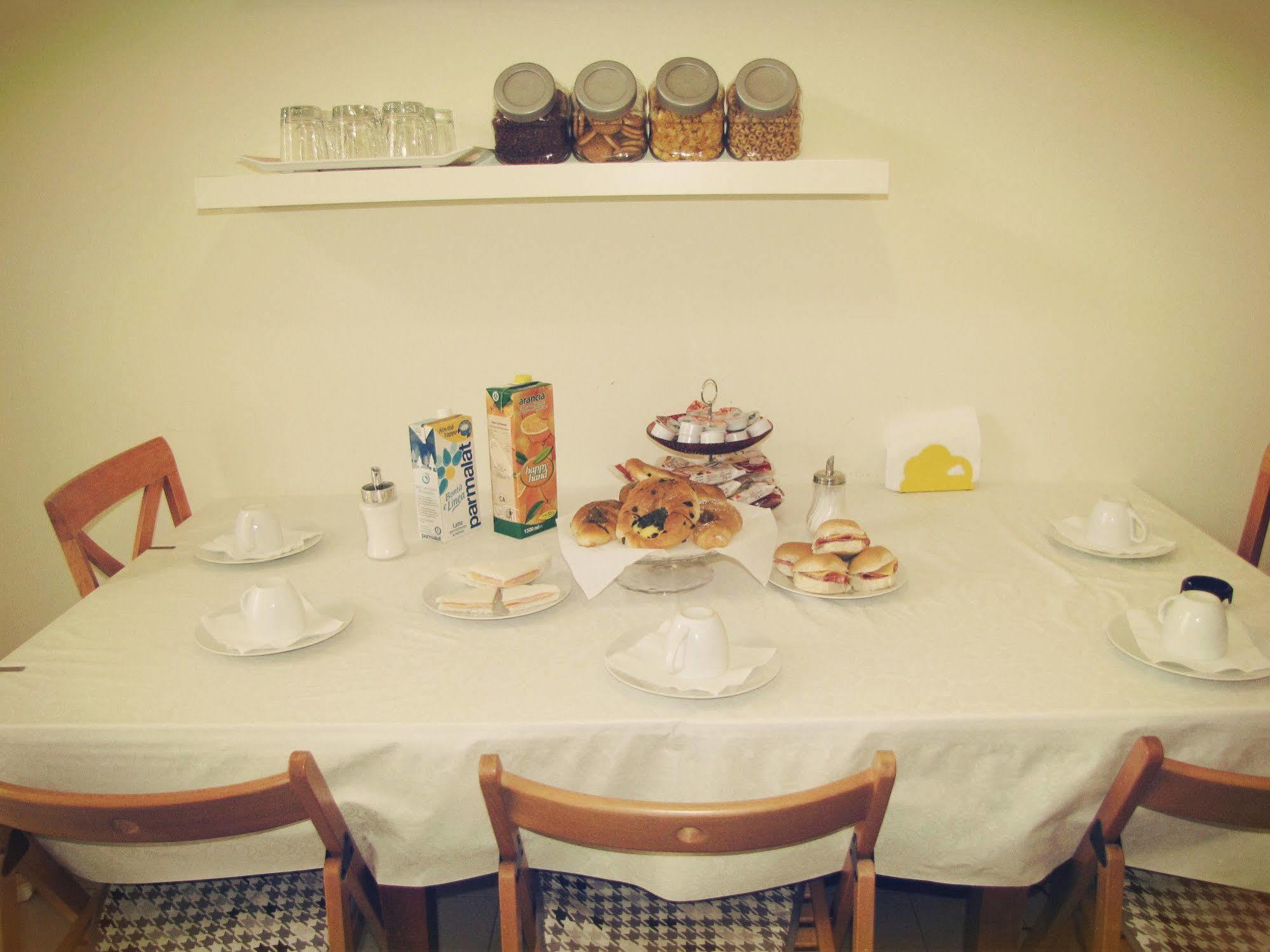 Claudia House Roma Termini Bed & Breakfast Bagian luar foto