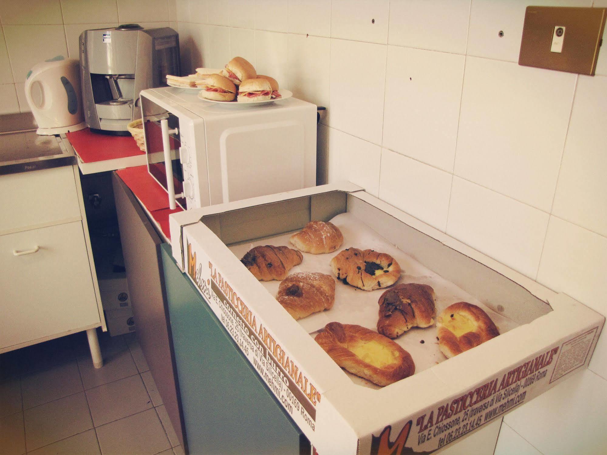 Claudia House Roma Termini Bed & Breakfast Bagian luar foto